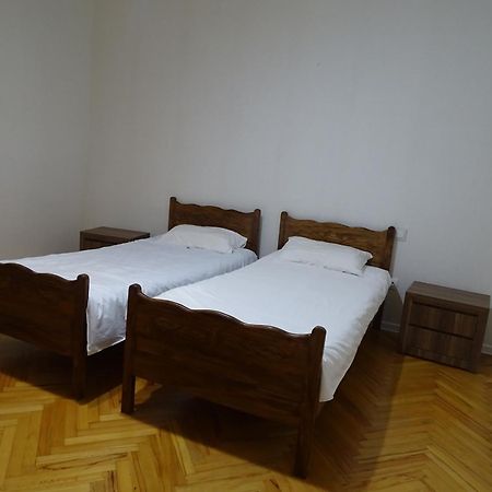 Vake Super Quiet And Comfy Apartment With A Yard Tbilisi Luaran gambar