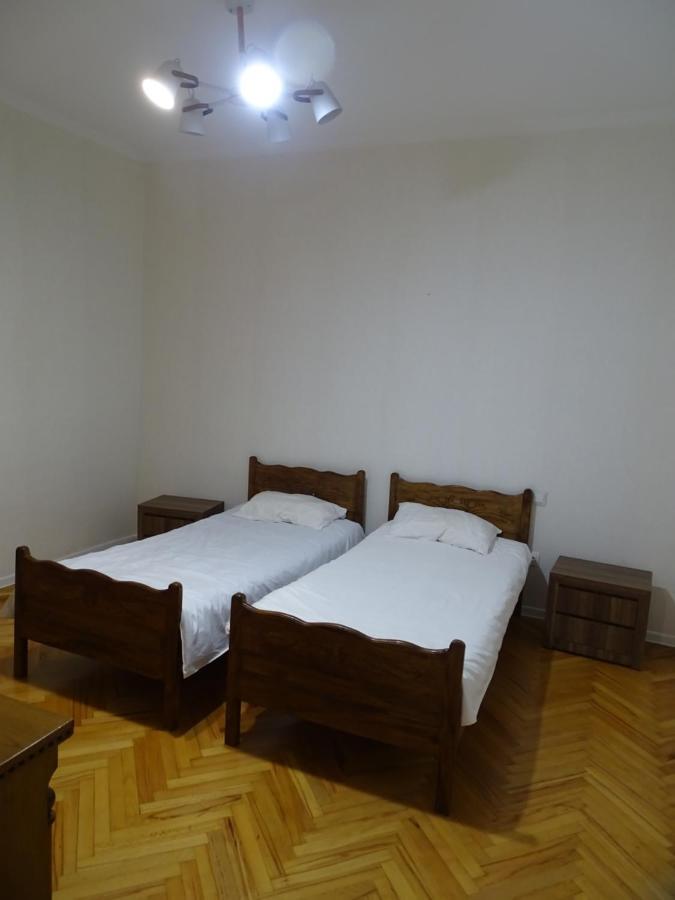 Vake Super Quiet And Comfy Apartment With A Yard Tbilisi Luaran gambar